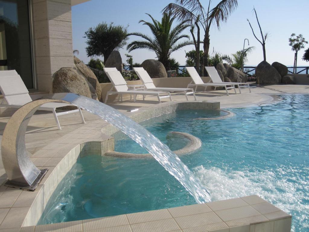 Hotel Villaggio Cala Di Volpe Capo Vaticano Eksteriør bilde