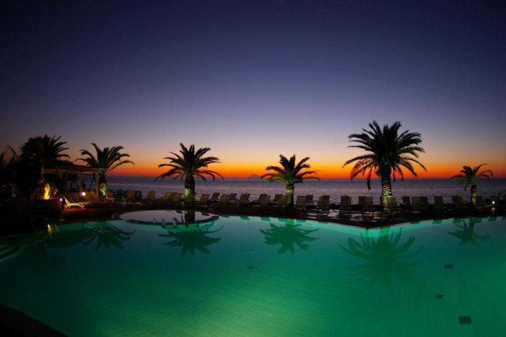 Hotel Villaggio Cala Di Volpe Capo Vaticano Eksteriør bilde