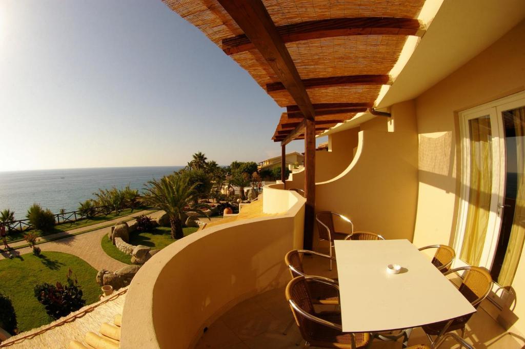 Hotel Villaggio Cala Di Volpe Capo Vaticano Eksteriør bilde