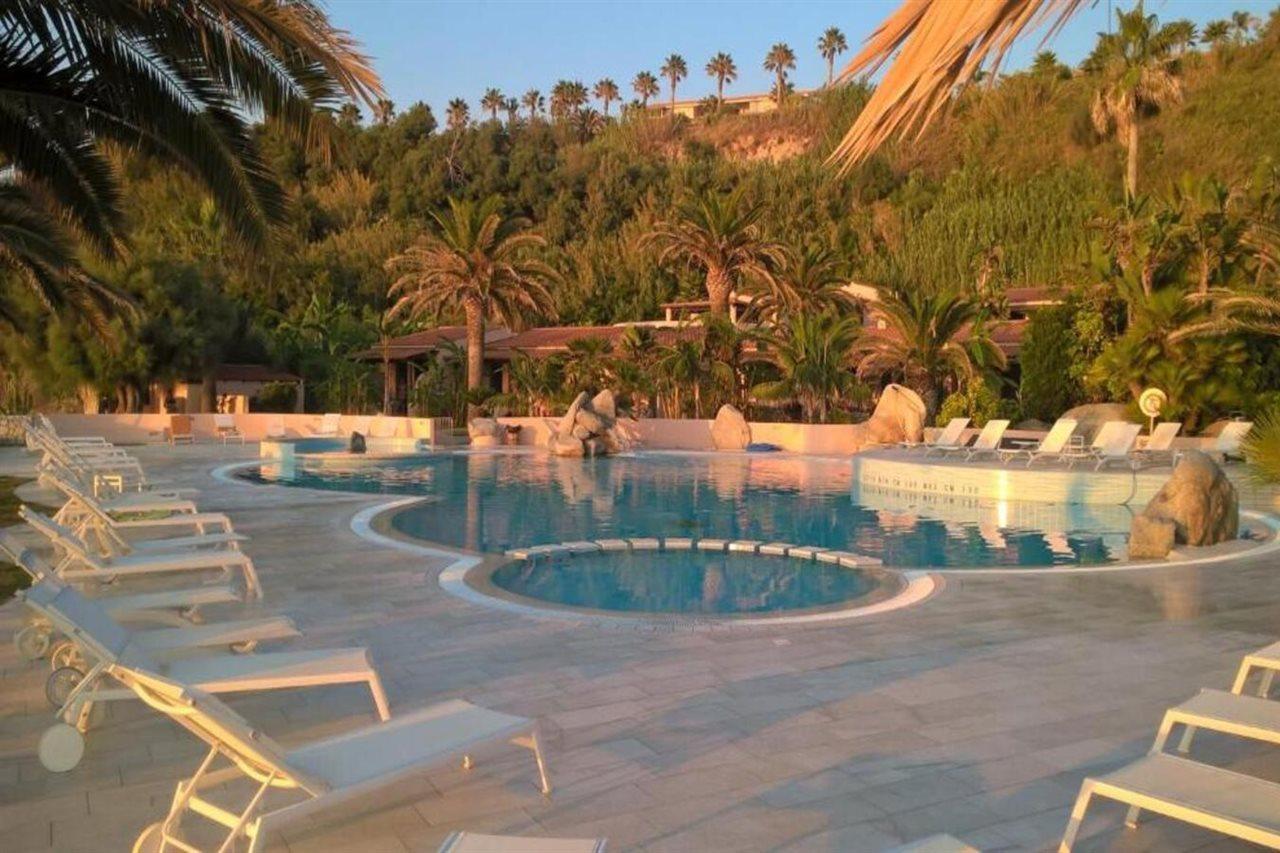 Hotel Villaggio Cala Di Volpe Capo Vaticano Eksteriør bilde
