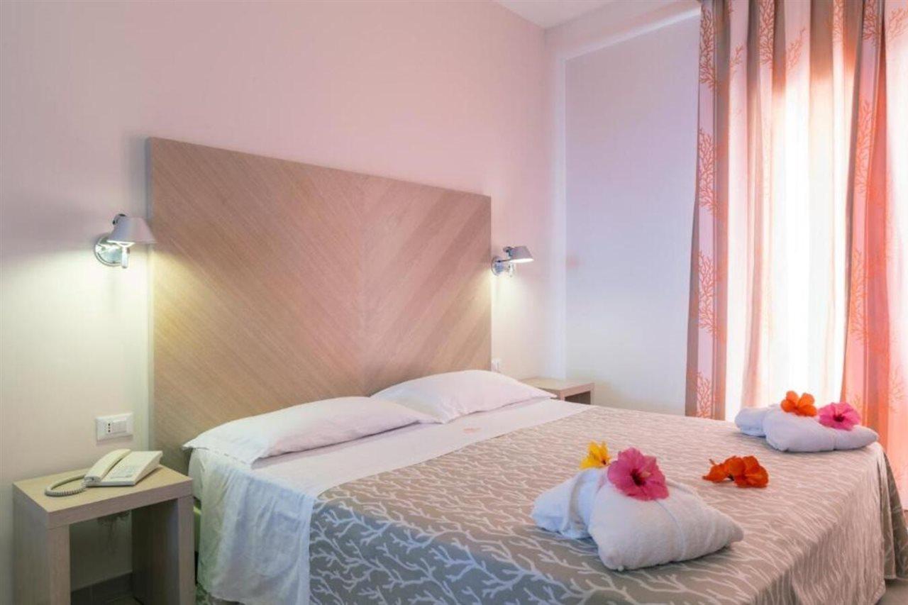 Hotel Villaggio Cala Di Volpe Capo Vaticano Eksteriør bilde