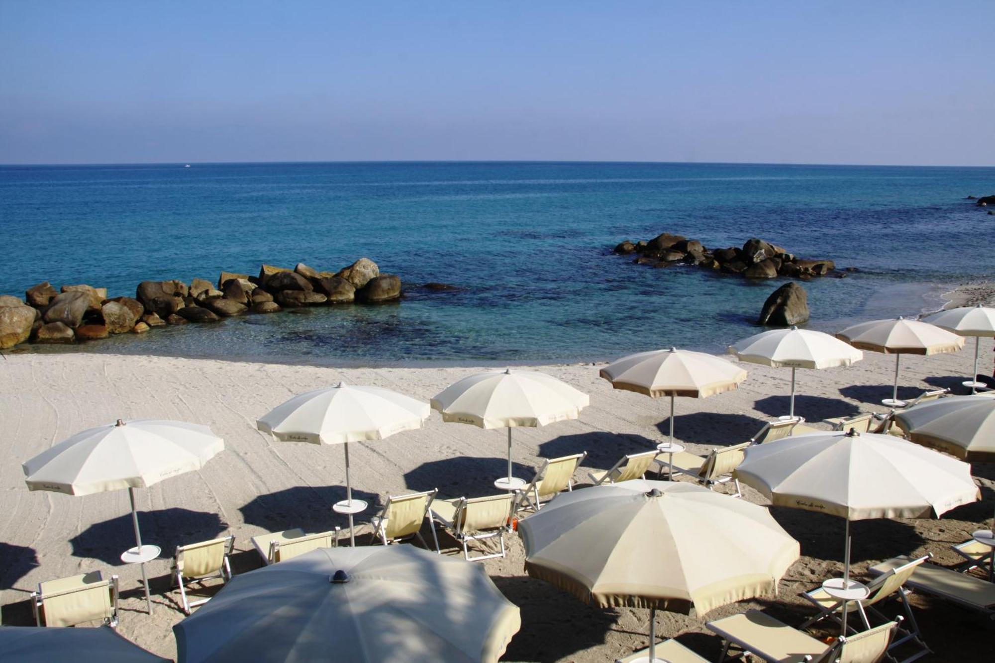 Hotel Villaggio Cala Di Volpe Capo Vaticano Eksteriør bilde