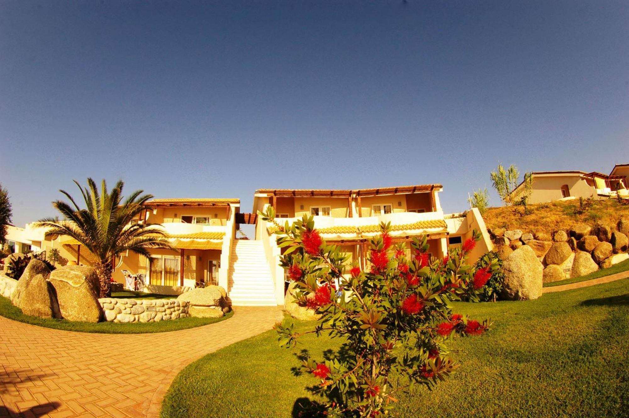 Hotel Villaggio Cala Di Volpe Capo Vaticano Eksteriør bilde