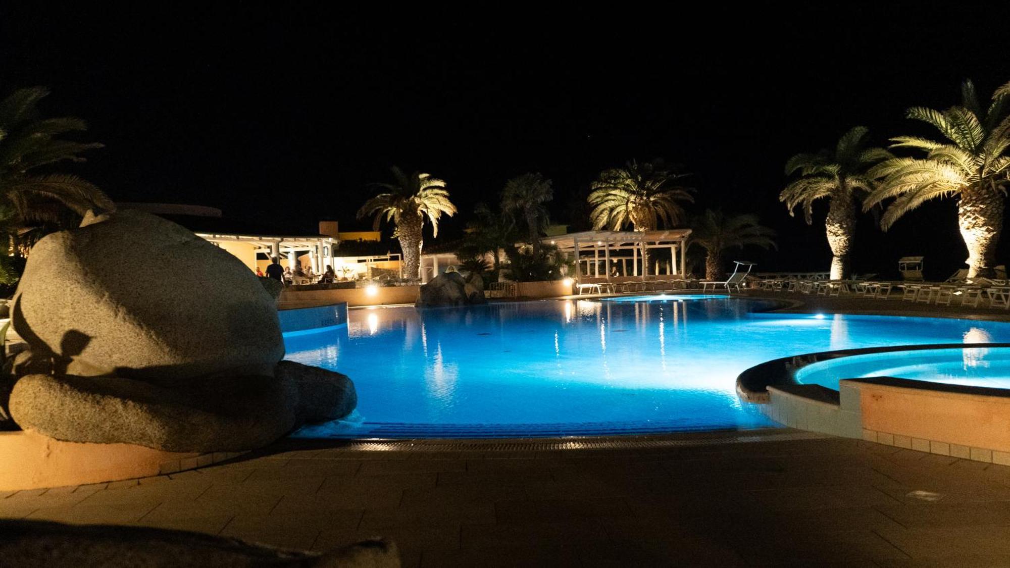 Hotel Villaggio Cala Di Volpe Capo Vaticano Eksteriør bilde
