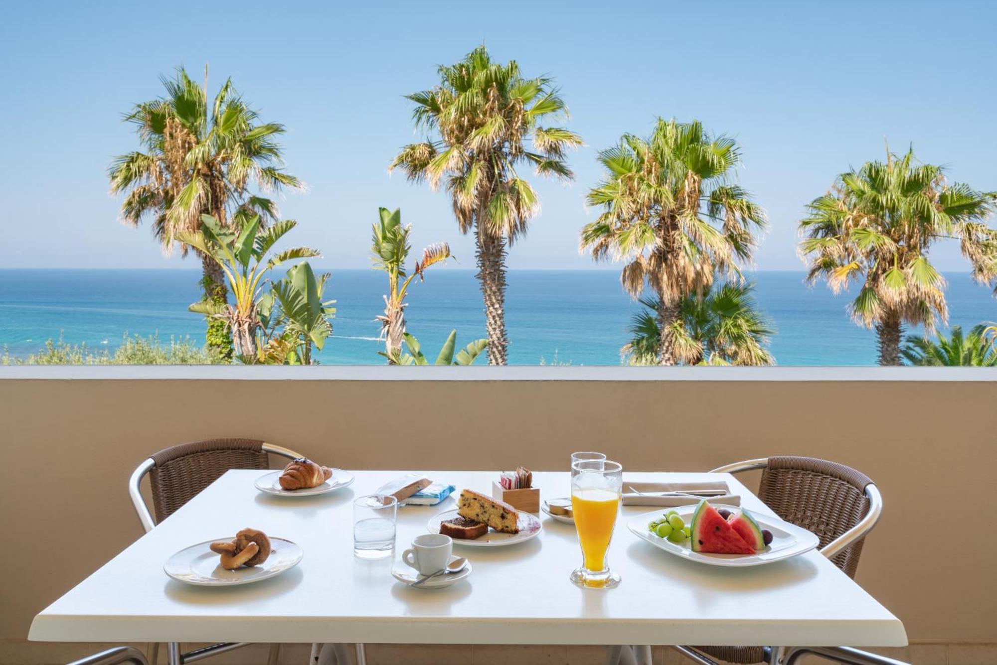 Hotel Villaggio Cala Di Volpe Capo Vaticano Eksteriør bilde